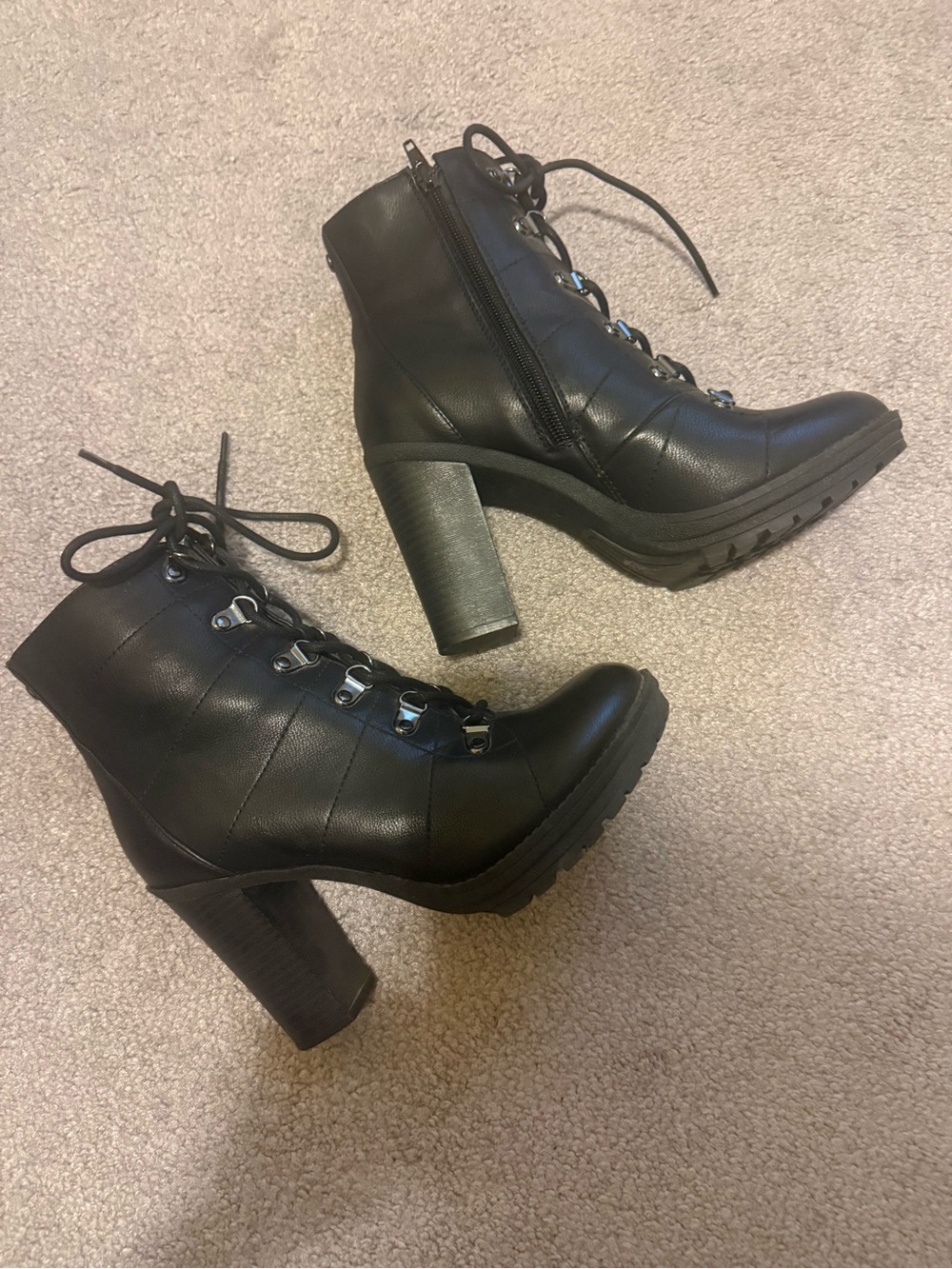 GBG Los Angeles GUESS Galls Black Lace-Up Heeled Platform Boots Size 7 - Picture 1 of 7